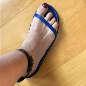 Emporio Armani Electric and Black Sandals with Minimalist Open-Toe Design